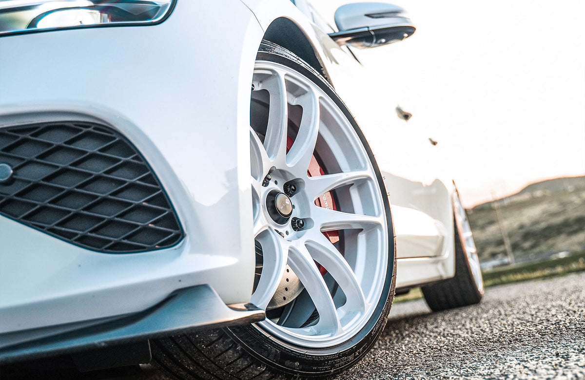 Genesis G70 on Vors TR4 White 19x8.5 +35 photo 4