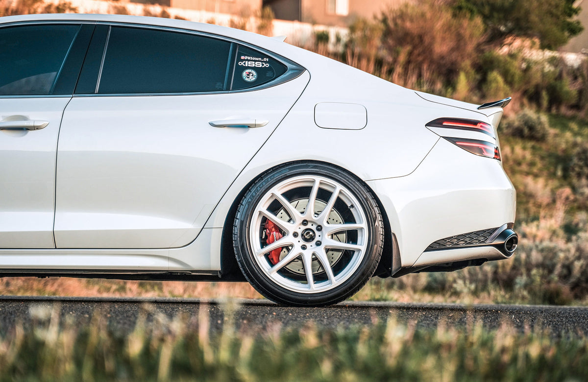 Genesis G70 on Vors TR4 White 19x8.5 +35 photo 7